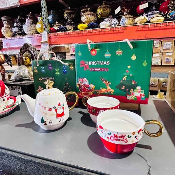 Christmas Tea Set With Teapot & Two Cups - Santa Claus Design Ceramic With Gold - Picture 2 of 11
